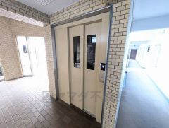 エレベーター完備。