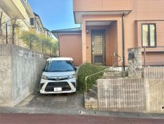 カースペース。ジョイント多々良(車3分/750ｍ)イオンモール香椎浜(車10分/4.4ｋｍ)