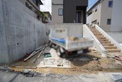 駐車スペースは2台分を確保。マイカー用に、お客さま用に、余裕を持ってご利用いただけます。