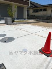 並列駐車4台＾＾車の出し入れもスムーズです＾＾