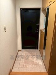 ご家族の靴をスッキリと片付けられるシューズボックス付きの玄関です＾＾スッキリと片付いた玄関は気持ちがいいです。