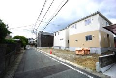 前面道路含む現地写真。