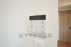 おいだき機能つきなのでお風呂に入る時間が異なるご家庭には嬉しいですね。ボタン一つで快適で便利な生活が＾＾