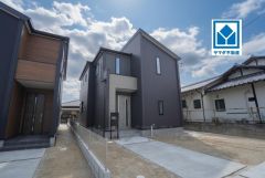 敷地面積約70坪＾＾南庭＾＾回遊動線で家事効率を考えたつくり＾＾西鉄＆甘木鉄道のダブルアクセス。「大保」歩14分＆「大板井」歩11分。(自転車5分圏/1.3ｋｍ)