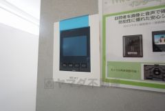 モニター付きインターホンなので来訪者の顔が見えて安心ですね＾＾