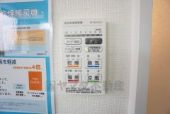 浴室暖房乾燥機には、暖房、乾燥、涼風、換気の4つの機能が付いています。タイマー付きです。換気・雨の日の洗濯も安心です＾＾
