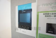 防犯はもちろん、セールスマン対策にもなるモニター付きインターホンです。お子さん1人での留守番時にも活躍しそうです。