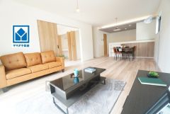 19.5帖。家族が集まる開放的なリビング。思い思いの時間を過ごしたり食事をしたり、素敵な団らんの場になりますね。