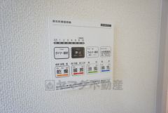 浴室暖房乾燥機には、暖房、乾燥、涼風、換気の4つの機能が付いています。タイマー付きです。換気・雨の日の洗濯も安心です＾＾