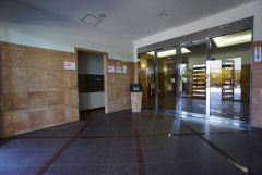 タイル張りのエントランスです。清潔感があり、毎日の帰宅も気持ちよく迎えてくれます。管理が行き届いた綺麗なマンションです＾＾