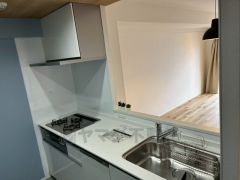 対面式キッチンなのでリビングにいるご家族とコミュニケーションを取りながら洗い物や、お料理が楽しめそうですね＾＾