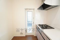 対面式キッチンなのでリビングにいるご家族とコミュニケーションを取りながら洗い物や、お料理が楽しめそうですね＾＾