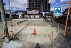 4LDK＾＾床暖房付き＾＾南向きで陽当たり良好＾＾歩6分圏にハカタミスト、明治屋ジャンボ、ミニストップ、ファミマ、ココカラファイン、保育園など周辺環境充実＾＾