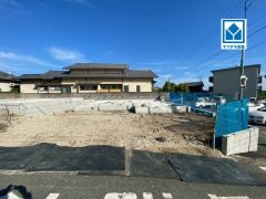 角地＾＾田代小(歩6分)、田代中(歩4分)。JR「田代駅」歩10分。フレスポ鳥栖(車6分/2.5ｋｍ)子育て世帯におススメの住環境です＾＾
