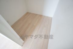 2階2洋室にはウォークインクローゼットが設けられています。たっぷり収納できるので衣替えの心配もいりませんね＾＾