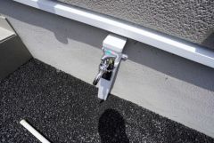 あると便利な外水栓。庭や駐車場まわりの掃除、洗車、アウトドア用品の洗浄が家の中を汚さずに行え、日常の手間を大幅に減らせる便利な設備です。