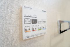 浴室暖房乾燥機には、暖房、乾燥、涼風、換気の4つの機能が付いています。タイマー付きです。換気・雨の日の洗濯も安心です＾＾