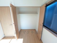 クローゼット付きなので、すっきりと整理整頓でき気持ちよく過ごせますね＾＾