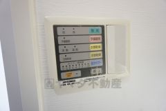 浴室暖房乾燥機には、暖房、乾燥、涼風、換気の4つの機能が付いています。タイマー付きです。換気・雨の日の洗濯も安心です＾＾