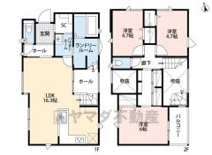 3LDK。16.3帖のLDKは吹き抜けで明るく開放感のある空間。使い方様々スキップフロアあり。玄関に広々シューズクローク付き。2階には衣類や趣味の道具などたっぷり収納できるファミリークロークあり＾＾