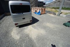 駐車スペースは並列3台分を確保。マイカー用に、お客さま用に、余裕を持ってご利用いただけます。