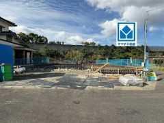 生活がワンフロアで完結する平屋住宅＾＾4LDK。敷地約71坪＾＾カースペース3台分＾＾西鉄バス「姫方」歩5分＾＾西鉄小郡駅行き。