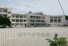 春日小学校