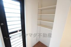 キッチン横には、パントリー＆勝手口付き＾＾