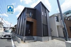 開放感のある角地＾＾コンビニ、ドラッグストア徒歩3分圏内＾＾周辺環境充実しています＾＾