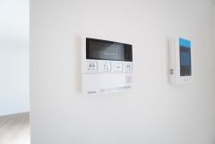 おいだき機能つきなのでお風呂に入る時間が異なるご家庭には嬉しいですね。ボタン一つで快適で便利な生活が＾＾