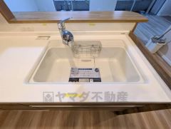 大きなお鍋も楽々洗える幅の広いシンクです＾＾