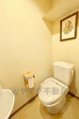 ウォシュレット、暖房便座、節電・節水機能など、使い勝手のよい高機能トイレです。