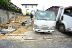 駐車スペースはゆとりある2台分を確保。マイカー用に、お客さま用に、余裕を持ってご利用いただけます。