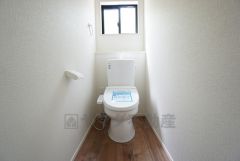 トイレは1階と2階それぞれに設けられています。
