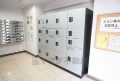 宅配ボックス付き。お仕事中や外出中などの不在時にも荷物が受け取れるのはとっても便利ですね＾＾セキュリティ面でも安心です＾＾