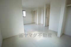 2ドア1ルームになっているのでお子様の成長に合わせてお部屋を仕切ることもできます＾＾オープンクローゼット付き