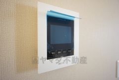防犯はもちろんセールスマン対策にもなるモニター付きインターホン。