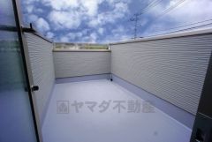 バルコニーは2面に設けられています。