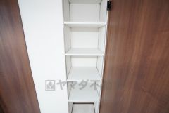 洗面室に可動棚あり＾＾衣類やタオルの収納スペースを確保＾＾