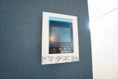 来訪者を確認できるので、セールスマン対策にもなり安心できます。