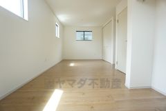 2ドア1ルーム、クローゼットも2ヶ所ついています＾＾お子様の成長に合わせてお部屋を仕切ることができます＾＾