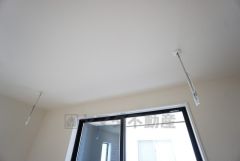 室内物干しは、雨の日や花粉の季節でも気にせず洗濯物が干せるので嬉しいですね＾＾