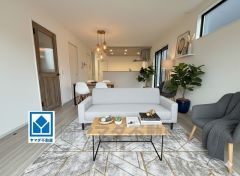 家族が集まる開放的なリビング。思い思いの時間を過ごしたり食事をしたり、素敵な団らんの場になりますね＾＾家具はCGによるイメージ画像です。