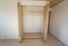 たっぷり収納できるクローゼット付きでお部屋の中をすっきりと快適に保てます