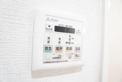 浴室暖房乾燥機には、暖房、乾燥、涼風、換気の4つの機能が付いています。タイマー付きです。換気・雨の日の洗濯も安心です＾＾