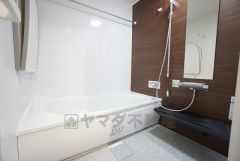 一日の疲れを癒すバスルーム。