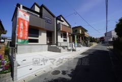 前面道路。南側約4ｍ公道。