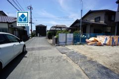 前面道路含む現地写真。