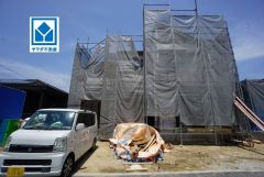 敷地面積約66坪＾＾徒歩4分圏にアスタラビスタ、セブン、バス停＾＾駐車2台。県道17号線すぐ＾＾（車1分/190ｍ）。