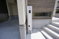 宅配ボックス付きの郵便受けです＾＾